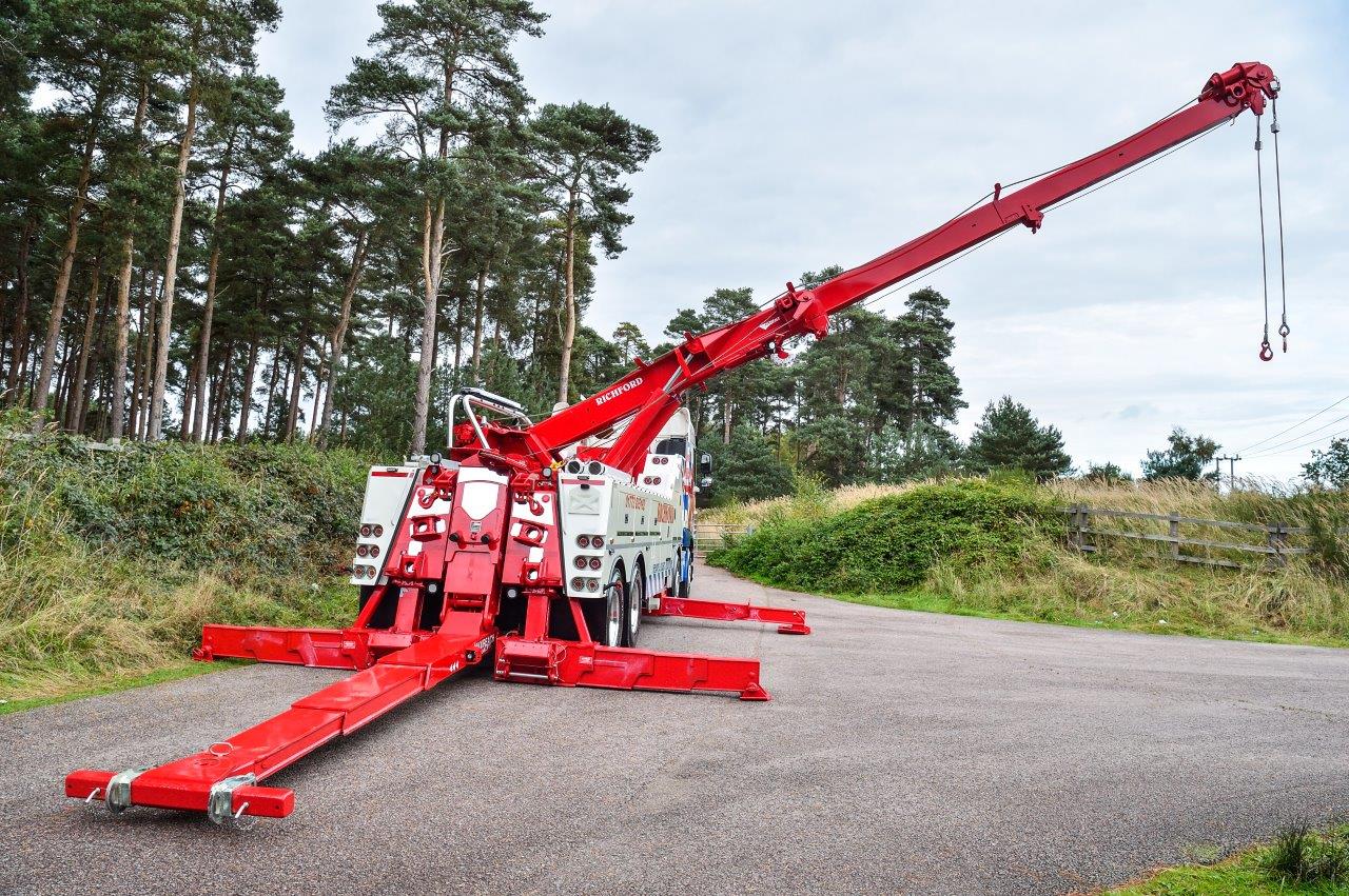 Century 1140 Rotator on a DAF chassis stretched